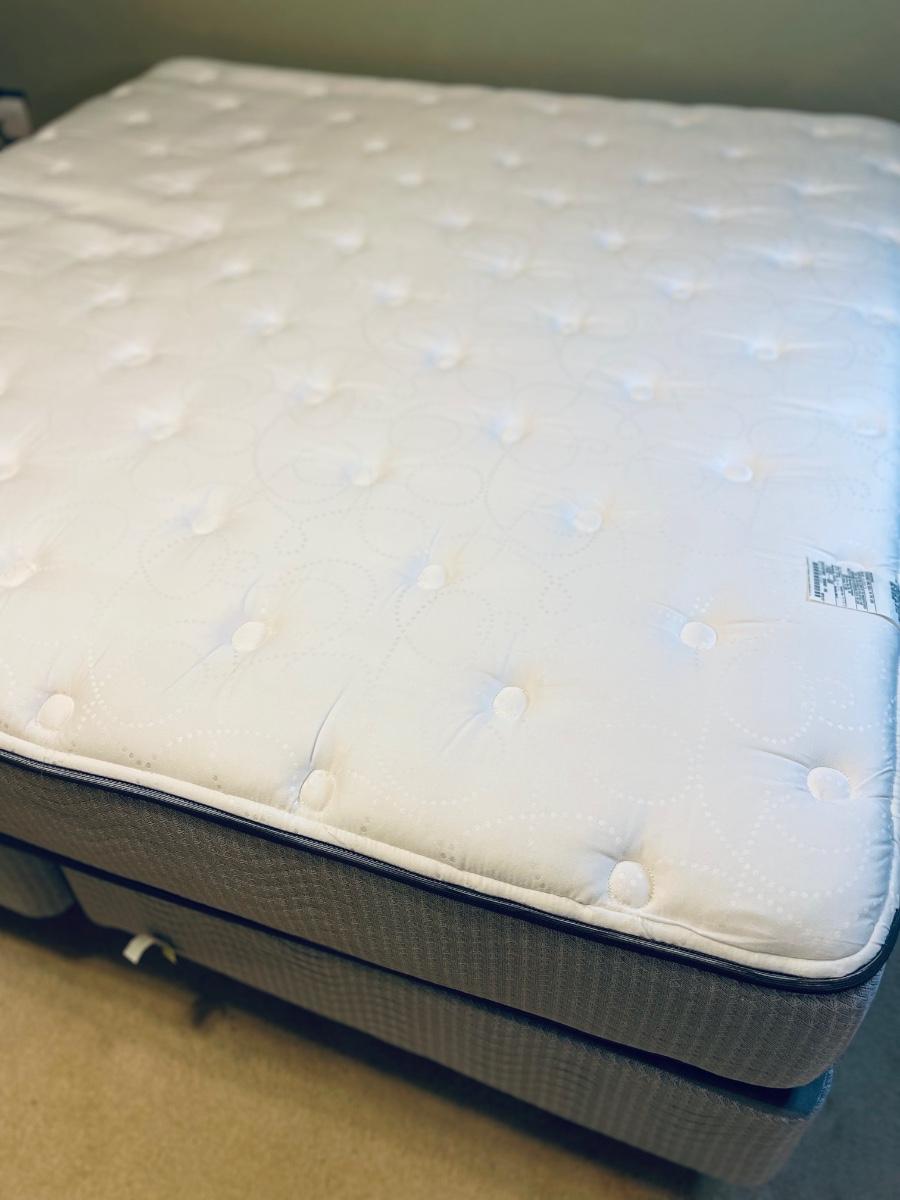 King size Simmons, Beauty Sleep Andrea Plush Mattress, Box Springs
