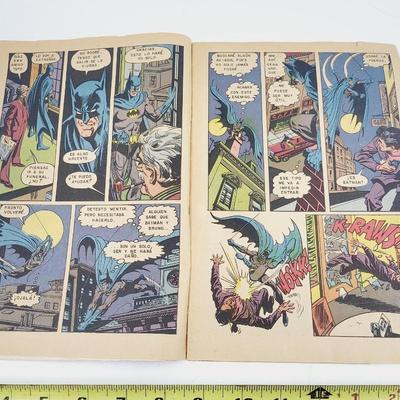 VINTAGE SPANISH BATMAN & 1973 BATMAN FIGURE