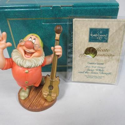 WDCC Disney Figurine Snow White And The Seven Dwarfs Cheerful Leader  in Box with COA