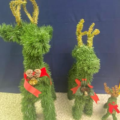 3 Reindeer