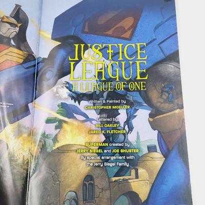 DC COMICS JUSTICE LEAGUE - A LEAGUE OF ONE BY CHRISTOPHER MOELLER