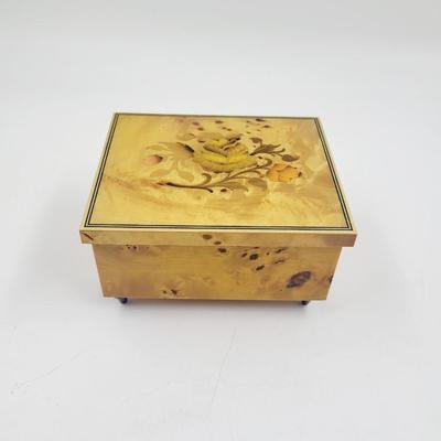 VINTAGE BIRDSEYE MAPLE WOOD JEWELRY BOX W/ SWISS REUGE MUSIC BOX ITALY