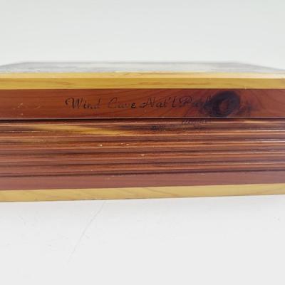 VINTAGE MOUNT RUSHMORE CEDAR JEWELRY BOX