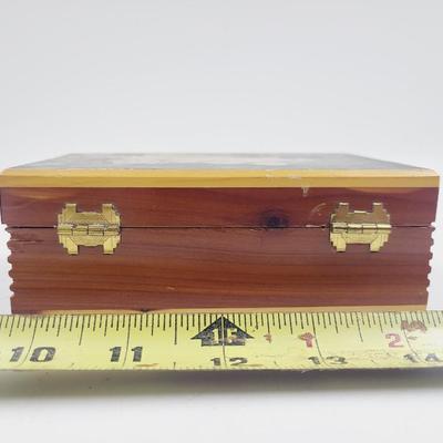 VINTAGE MOUNT RUSHMORE CEDAR JEWELRY BOX