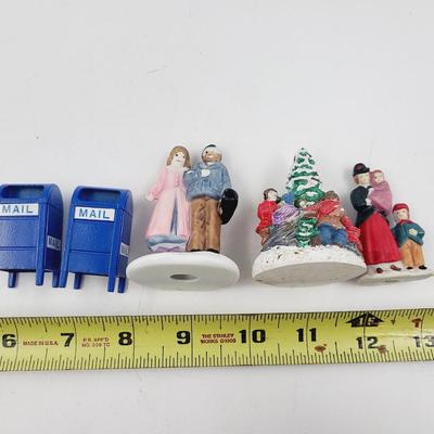 CHRISTMAS FENCE, METAL MAIL BOX & TOWNS PEOPLE