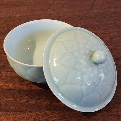 Vintage Chinese Longchuan Celedon Covered Bowl