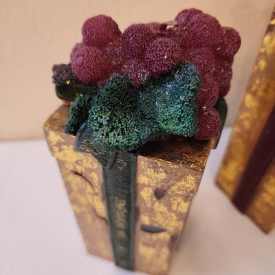 Set of 3 Bill Blass Gift Shaped Pillar Candles - sold 'As is'