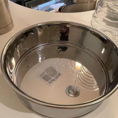 Two Planero Stainless Springform Baking Pans