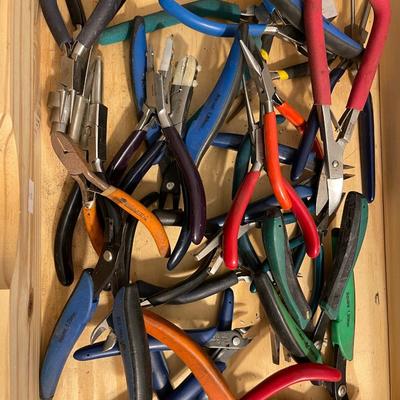 Lot 79 Jewelry Making Pliers Clippers 28pcs