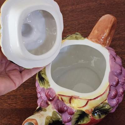 Style-eyes by Baum Bros teapot - grape & fruit theme