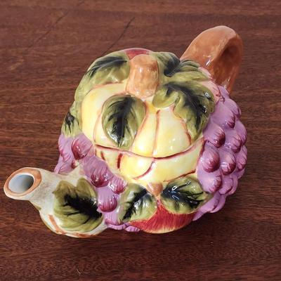 Style-eyes by Baum Bros teapot - grape & fruit theme