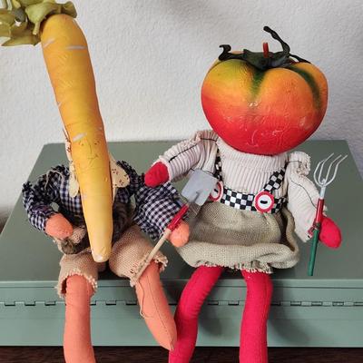 Set of4 Poseable Gardner Vegetable Head Anthropomorphic Dolls - Beet, Cabbage, Carrot and Tomato Heads