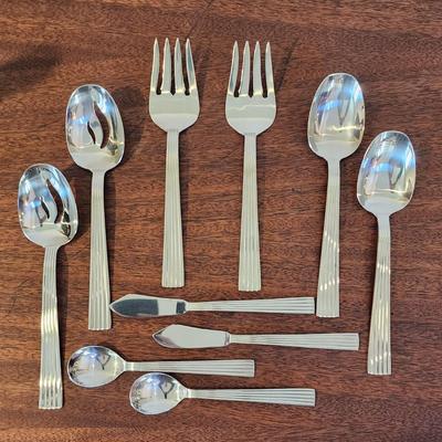 90 Piece Towle Ionic Flatware 16 - 5 piece place settings. plus serving pieces 18/10. Looks new!