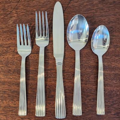 90 Piece Towle Ionic Flatware 16 - 5 piece place settings. plus serving pieces 18/10. Looks new!