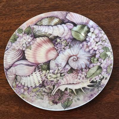 Set of 4 Greenbrier, Inc Seaside 8" Porcelain Plates - Beautiful Seashells - Never used