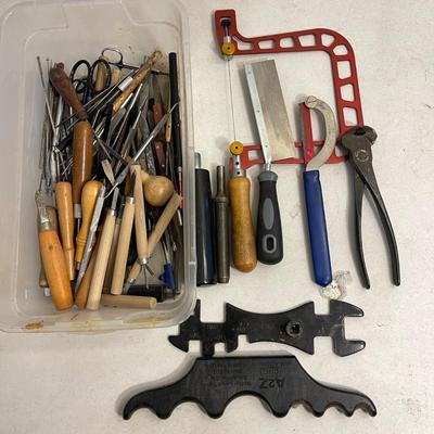 Lot 91 Craft Tools Cutting Chisels Carving Scissors Saws