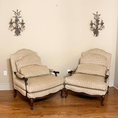 HICKORY WHITE ~ Pair (2) ~ Oversized Upholstered Arm Chairs ~ Excellent