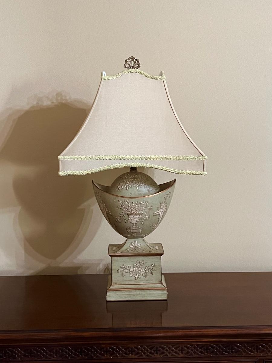Decorative Table Lamp | EstateSales.org