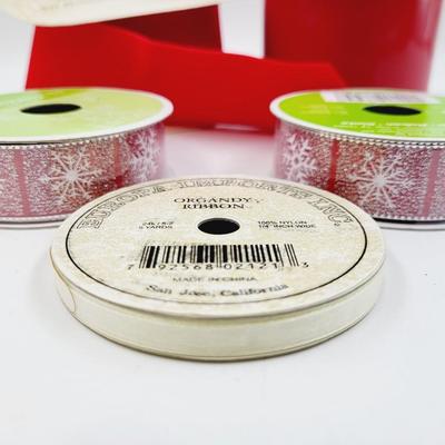 CHRISTMAS THEMED RIBBON BUNDLE