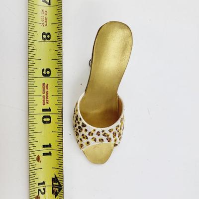 NOSTALGIA CUTE COLLECTABLE SHOE
