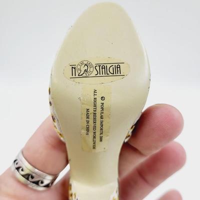 NOSTALGIA CUTE COLLECTABLE SHOE
