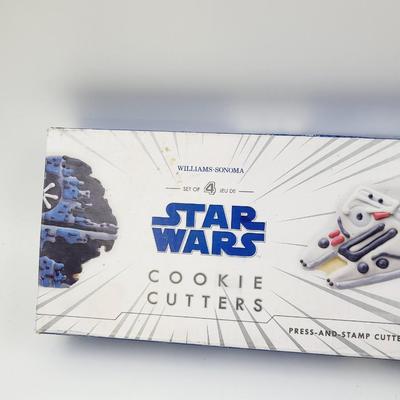 FANTASTIC STAR WAR COLLECTABLE COOKIE CUTTER SET
