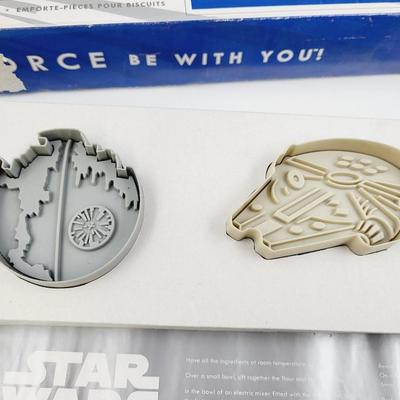 FANTASTIC STAR WAR COLLECTABLE COOKIE CUTTER SET