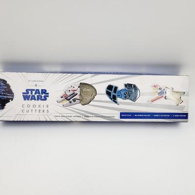 FANTASTIC STAR WAR COLLECTABLE COOKIE CUTTER SET