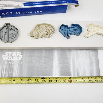 FANTASTIC STAR WAR COLLECTABLE COOKIE CUTTER SET