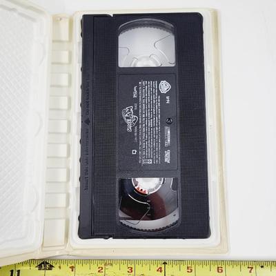 ORIGINAL SPACE JAM VHS W/ COLLECTABLE SILVER TONED COIN