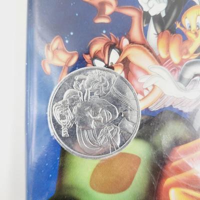 ORIGINAL SPACE JAM VHS W/ COLLECTABLE SILVER TONED COIN