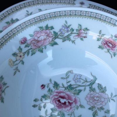 "International Porcelain The Kensington (Gardena) China set.  Pattern 1560.  7 large plates, one large bowl, one large platter, 8...