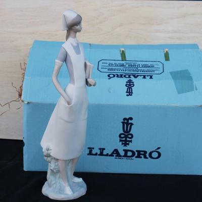 Vintage 1968 retired Lladro collectible porcelain figurine, Nurse: classic portrayal of the admirable health workers who help us in...