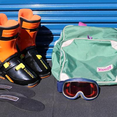 Ski boot kit. Salomon boots, size 9.5, Bolle goggles and Vintage Marker bag