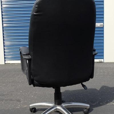 Black office chair