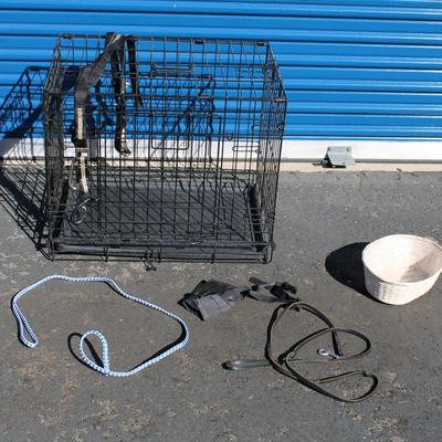 Pet supplies; dog crate, basket, leash, muzzle