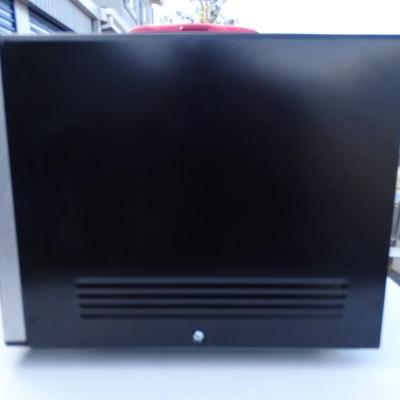 Hamilton Beach microwave, sold by Wal-Mart Stores.  Model: EM031M27ZC-X1.  Good condition