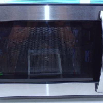 Hamilton Beach microwave, sold by Wal-Mart Stores.  Model: EM031M27ZC-X1.  Good condition