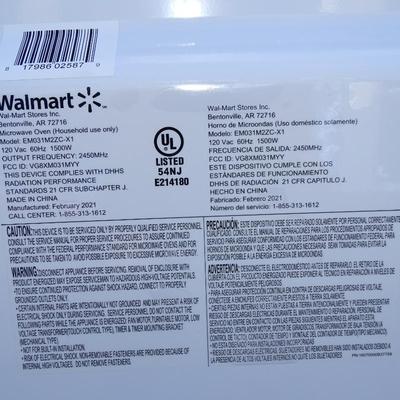 Hamilton Beach microwave, sold by Wal-Mart Stores.  Model: EM031M27ZC-X1.  Good condition