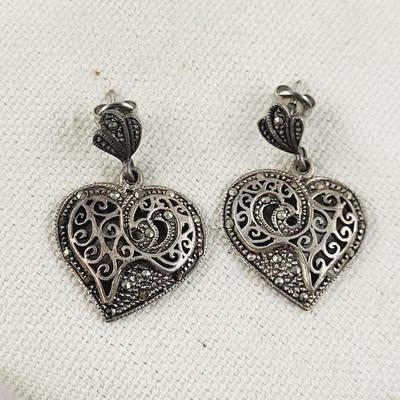 . 825 STERLING DETAILED HEART EARRING