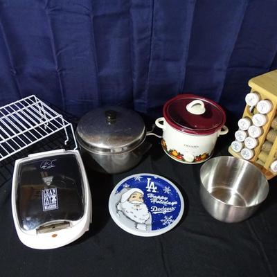Misc. Kitchen items including a Lean Fat Grill and Crock Pot