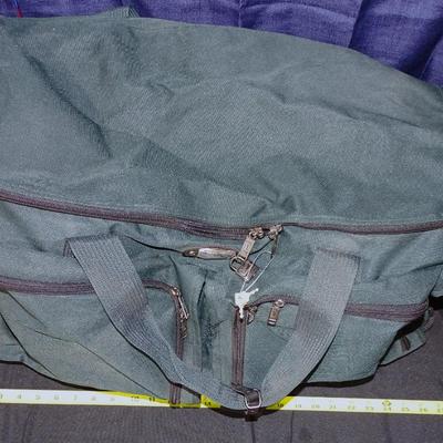 Green Three-piece Luggage Set