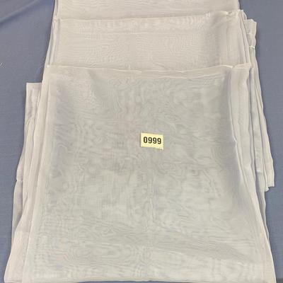 3 Curtains
