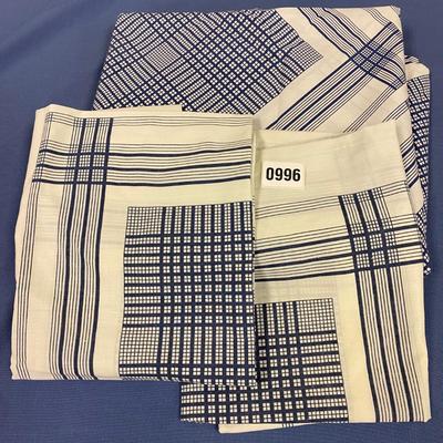 Queen Flat Sheet and 2 Pillowcases