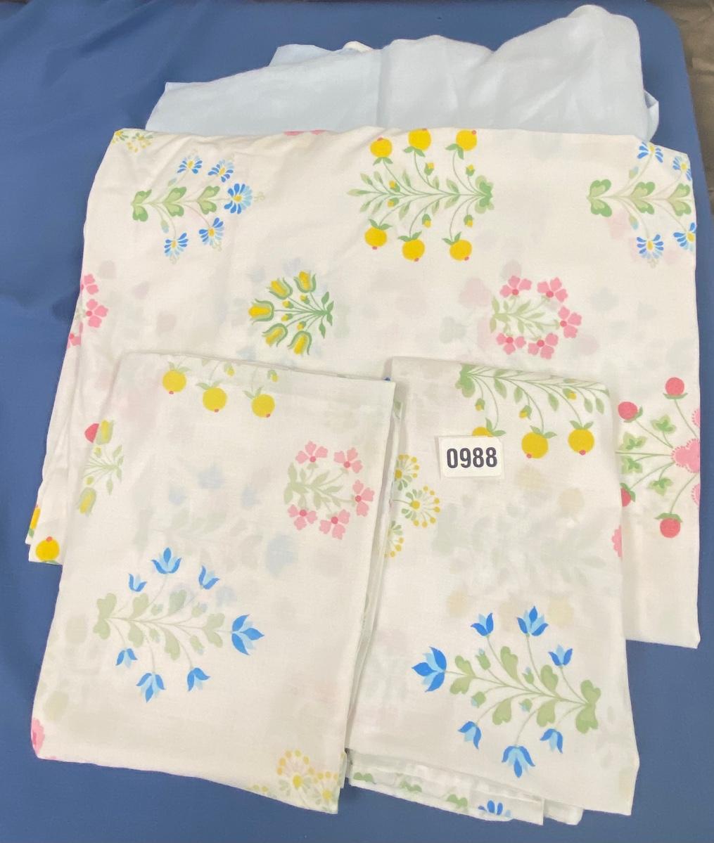queen-size-sheet-set-estatesales