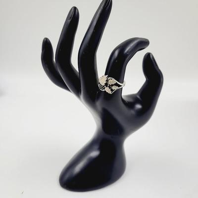 . 925 STERLING LEAF DECORATED RING