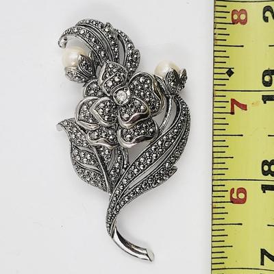 VINTAGE KENNETH J LANE FOR AVON MARCASITE FLORAL BROOCH PIN W/ FAUX PEARLS