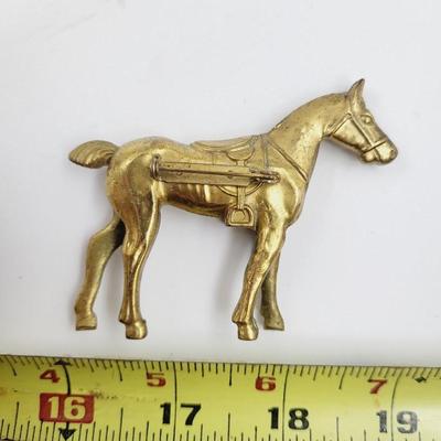VINTAGE GOLD TONED HORSE PIN