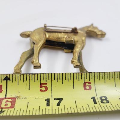 VINTAGE GOLD TONED HORSE PIN