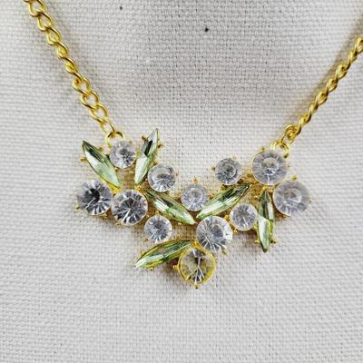 GOLD TONED & FAUX JEWELED FLOWERED NECKLACE